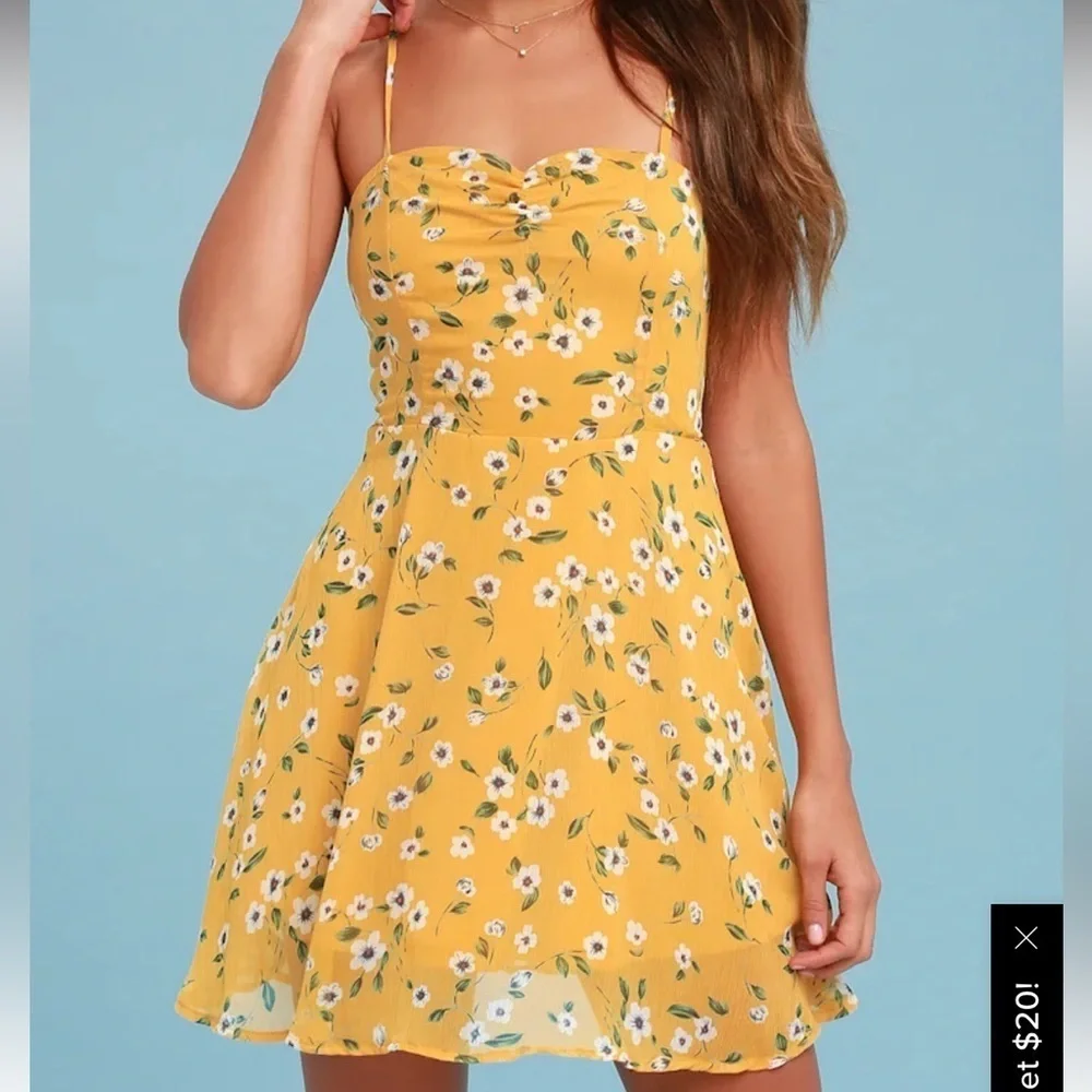 Lulu's Daisies Go By Mustard Yellow Floral Midi Dress Size Medium - Picture 1 of 5
